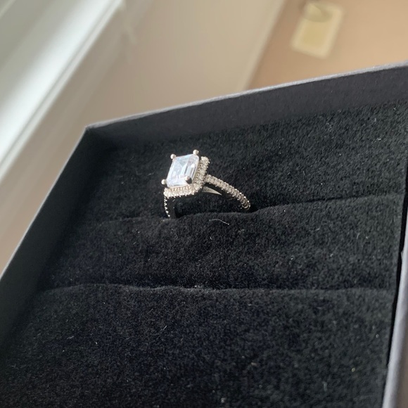 Toni Sevdalis brand ring - Picture 9 of 10